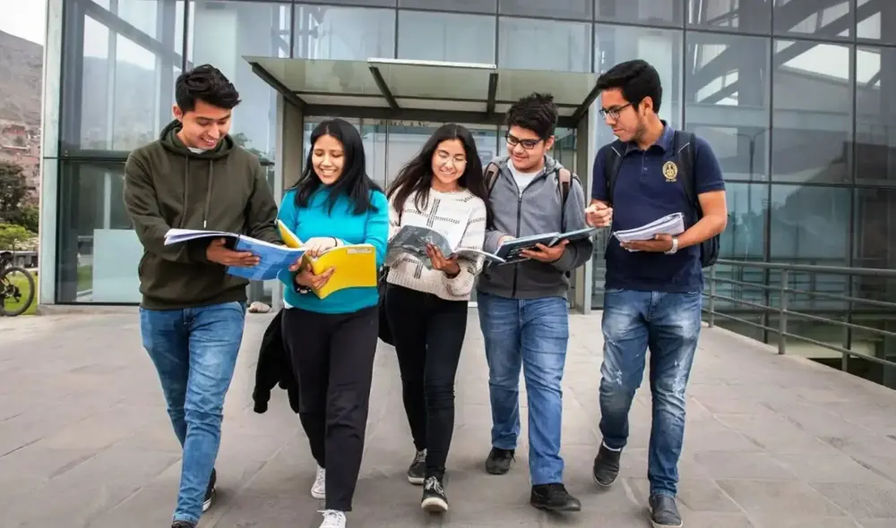 Gobierno ofrece 8.000 becas para jóvenes que necesiten terminar sus estudios universitarios