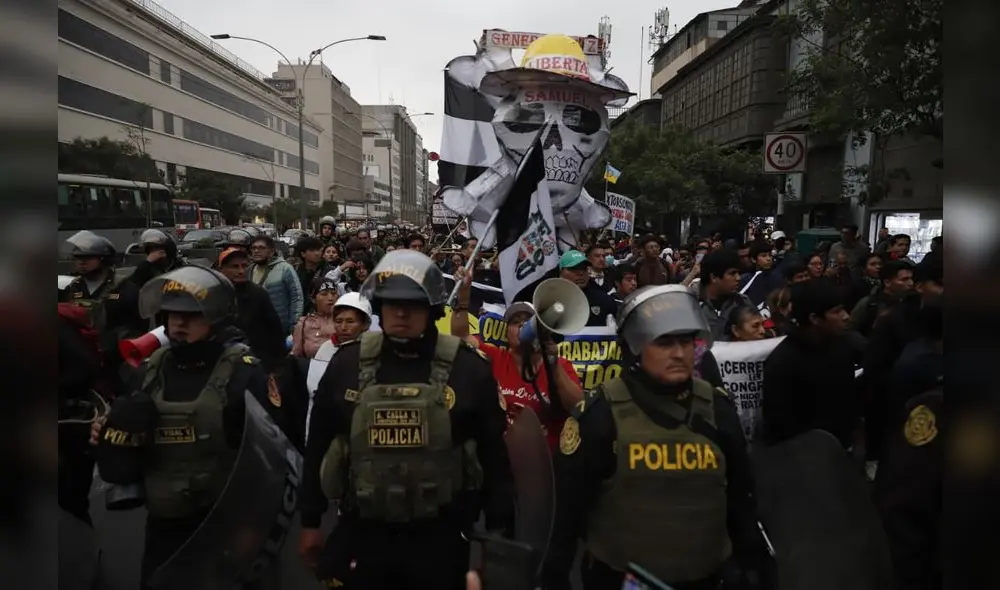 CNDDHH reporta 14 casos de agresiones durante la marcha denominada 'Generación Z' contra la ola de extorsión y sicariato. Foto: LR CNDDHH reporta 14 casos de agresiones durante la marcha denominada 'Generación Z' contra la ola de extorsión y sicariato. Foto: LR