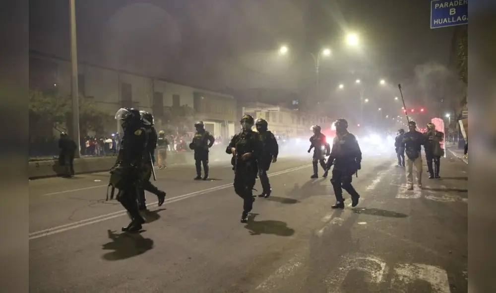 El Ministerio Público investiga la represión hacia ciudadanos y periodistas durante las marchas del 20 y 21 de septiembre. Foto: La República El Ministerio Público investiga la represión hacia ciudadanos y periodistas durante las marchas del 20 y 21 de septiembre. Foto: La República