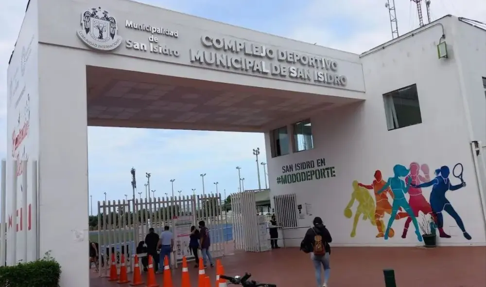 Vecinos de San Isidro realizarán plantón en los exteriores del Polideportivo por contrato con empresa privada.