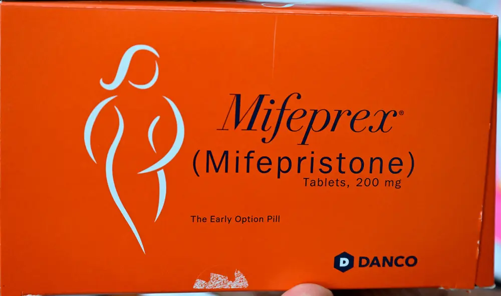 La mifepristona fue aprobada originalmente por la FDA el año 2000.