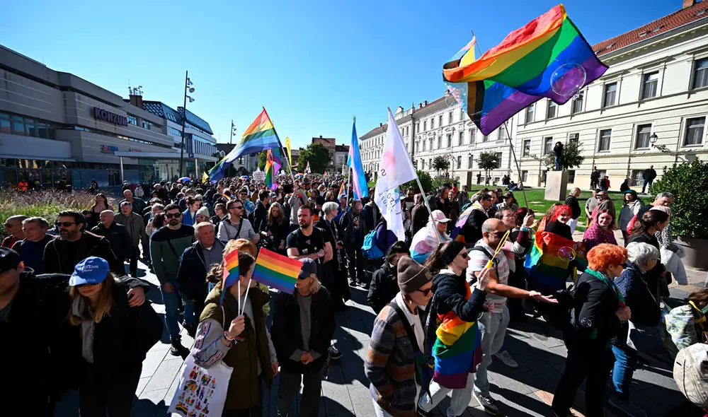 Entre 7000 y 8000 personas participaron de esta marcha del orgullo en Hungría.