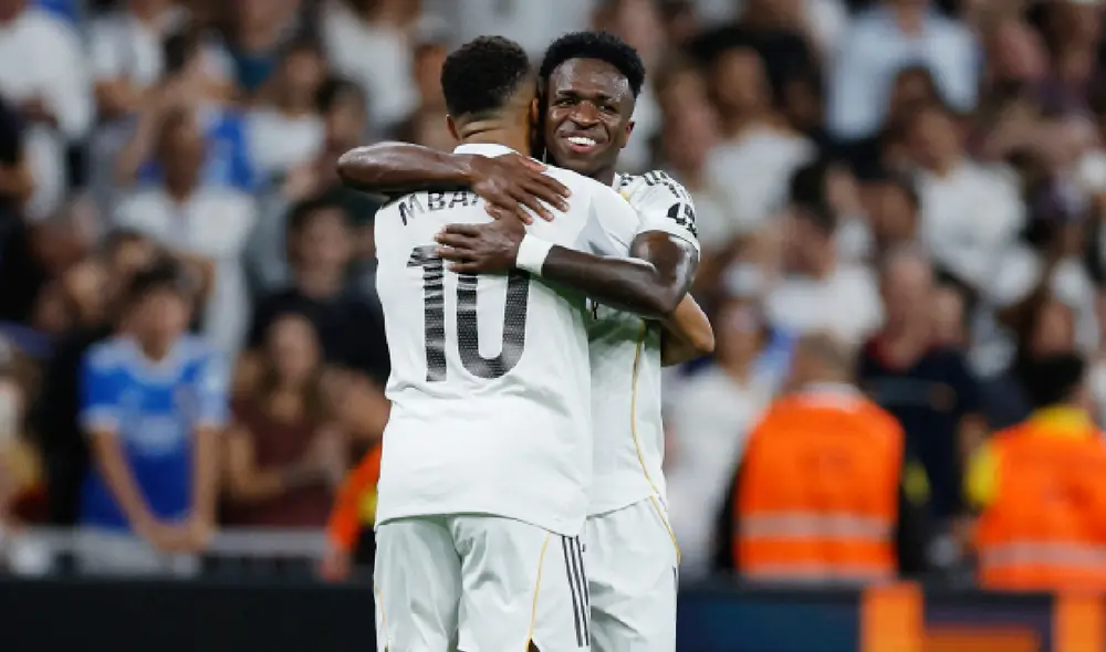 Mbappé y Vinícius Jr. festejan.