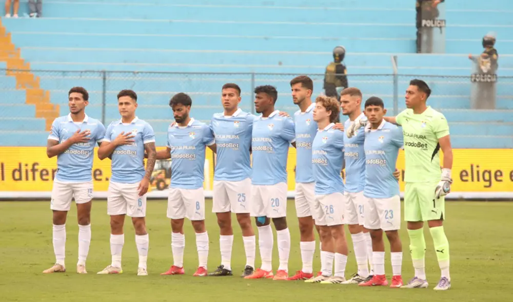 La progresiva debacle deportiva de Sporting Cristal ha venido acompañada por el alejamiento de la hinchada. Foto: Carlos Felix/GLR