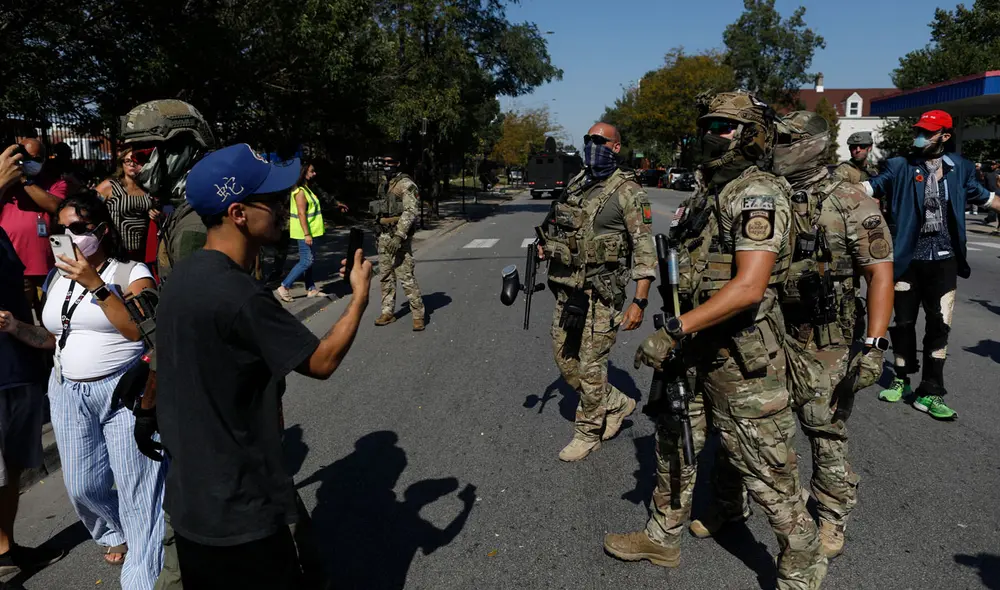 En varias ciudades de Estados Unidos, Donald Trump ha desplegado a la Guardia Nacional.
