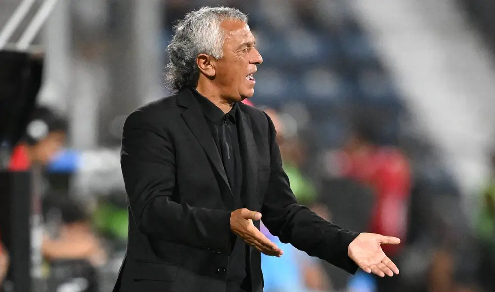 Néstor Gorosito atraviesa su primera experiencia en el fútbol peruano. Foto: AFP