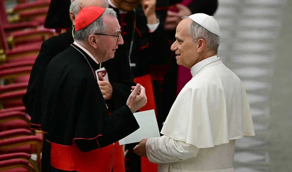 El cardenal Pietro Parolin junto al papa León XIV. El cardenal Pietro Parolin junto al papa León XIV.