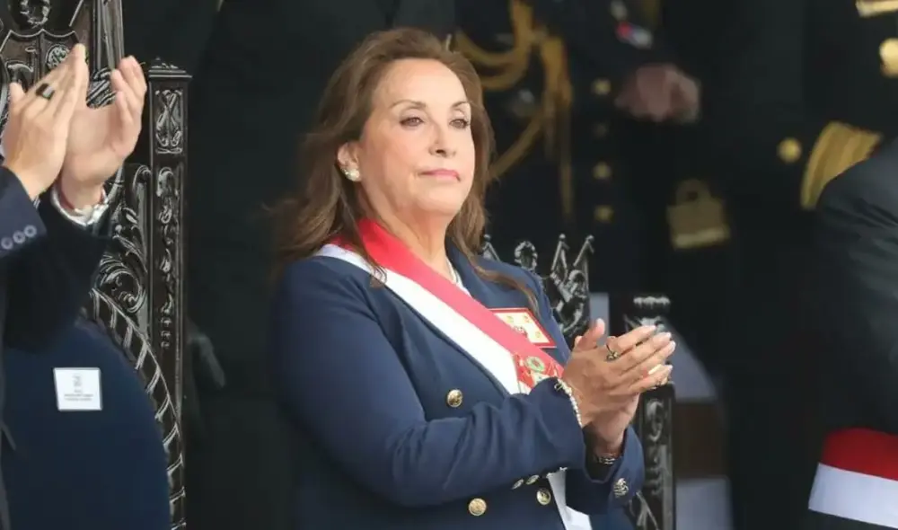 Mandataria participó en la ceremonia por el aniversario de La Marina. Foto: Presidencia