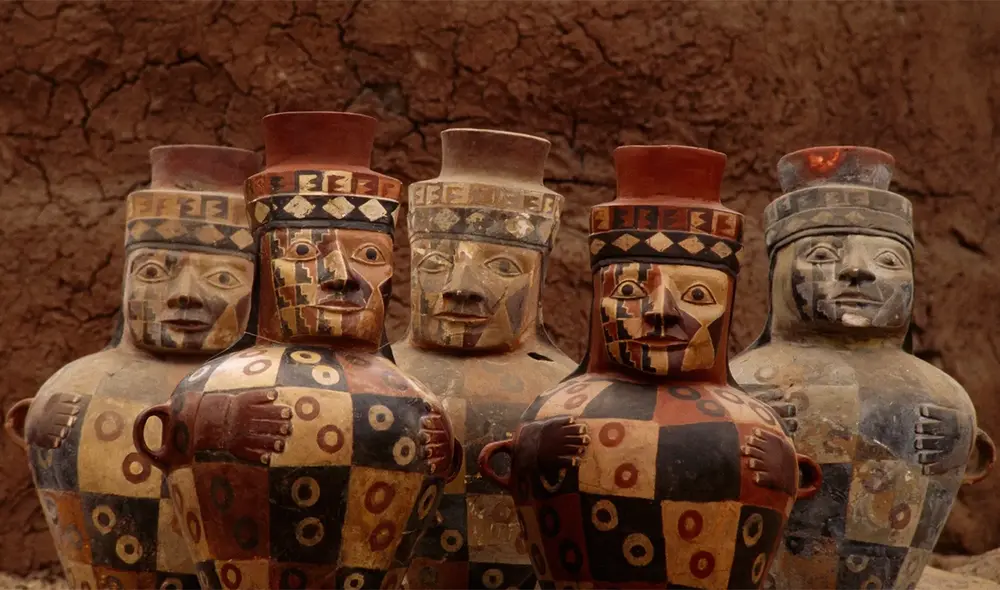 Los Wari consumían una bebida parecida a la cerveza conocida como chicha de estas coloridas vasijas. Foto: Museo de Arqueología Antropología e Historia de Perú