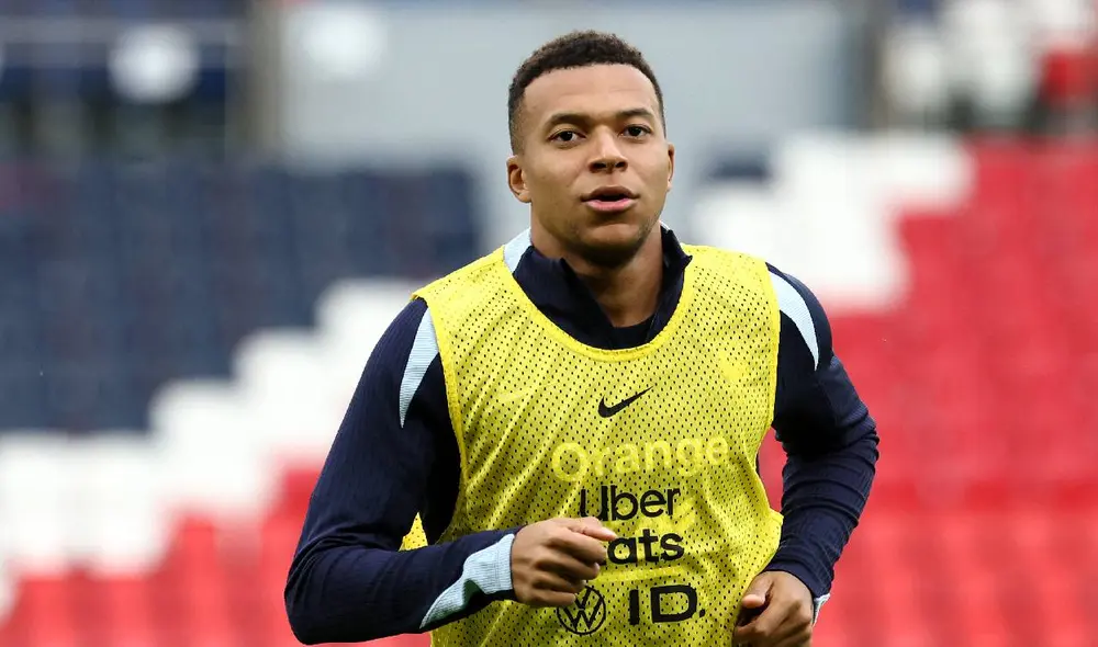 Kylian Mbappé irá desde el vamos.