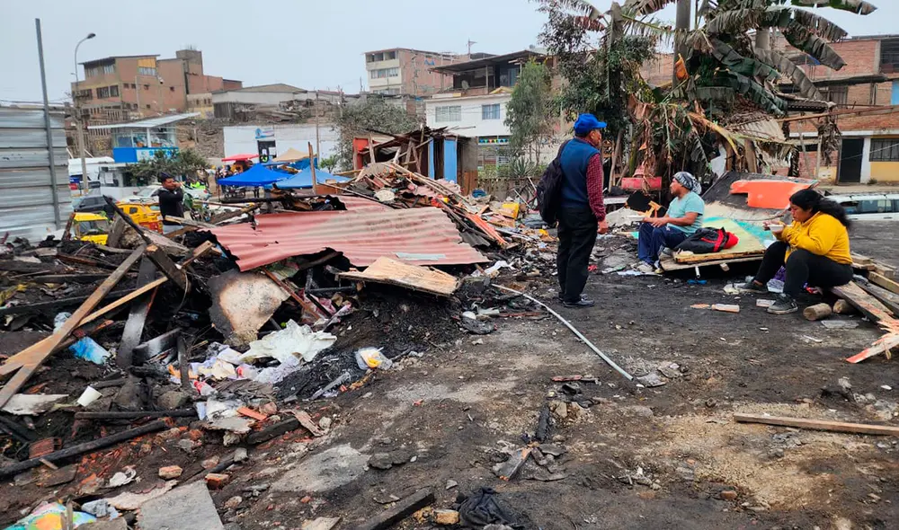 Damnificados denuncian que hay personas que se están aprovechando de la donaciones. Damnificados denuncian que hay personas que se están aprovechando de la donaciones.