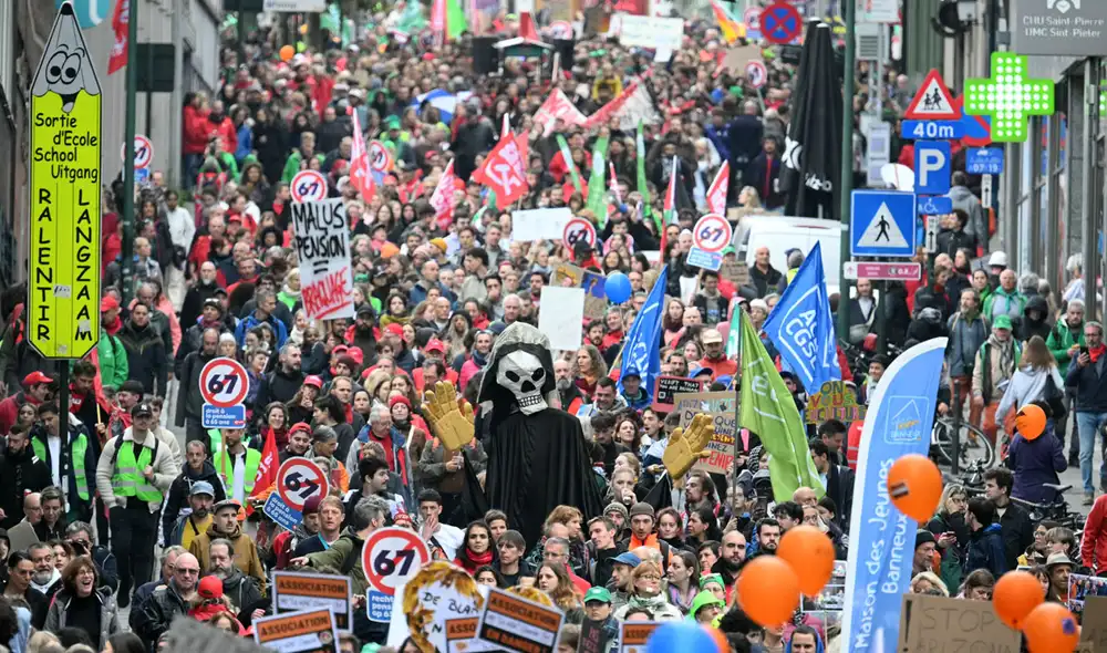 Las calles de Bruselas se han llenado de miles de manifestantes.