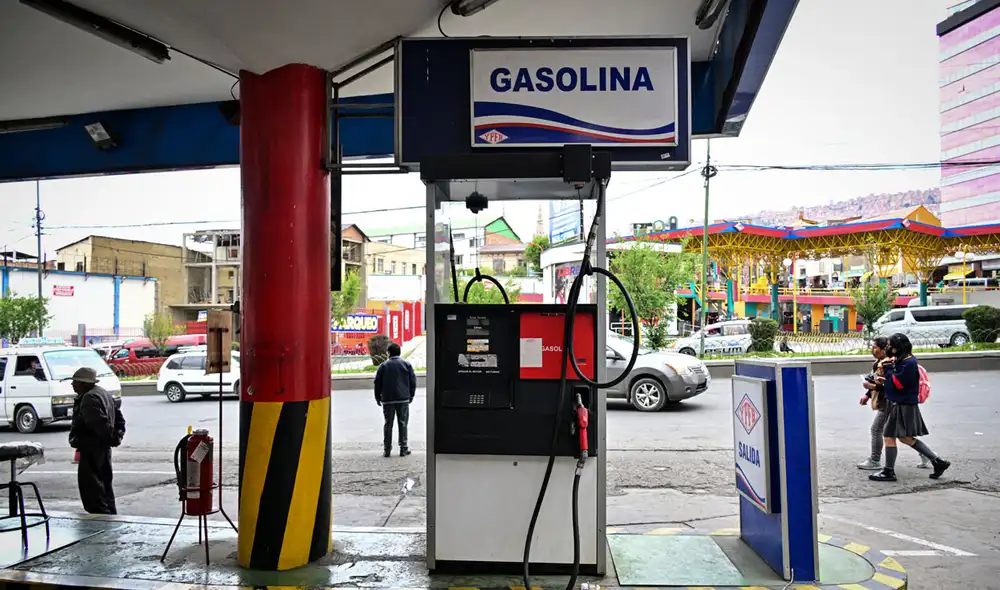 Escasez de combustible en Bolivia afecta a miles de personas.