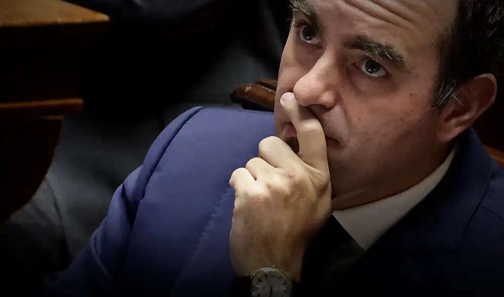 Sébastien Lecornu estuvo apunto de ser vacado en Francia. Sébastien Lecornu estuvo apunto de ser vacado en Francia.