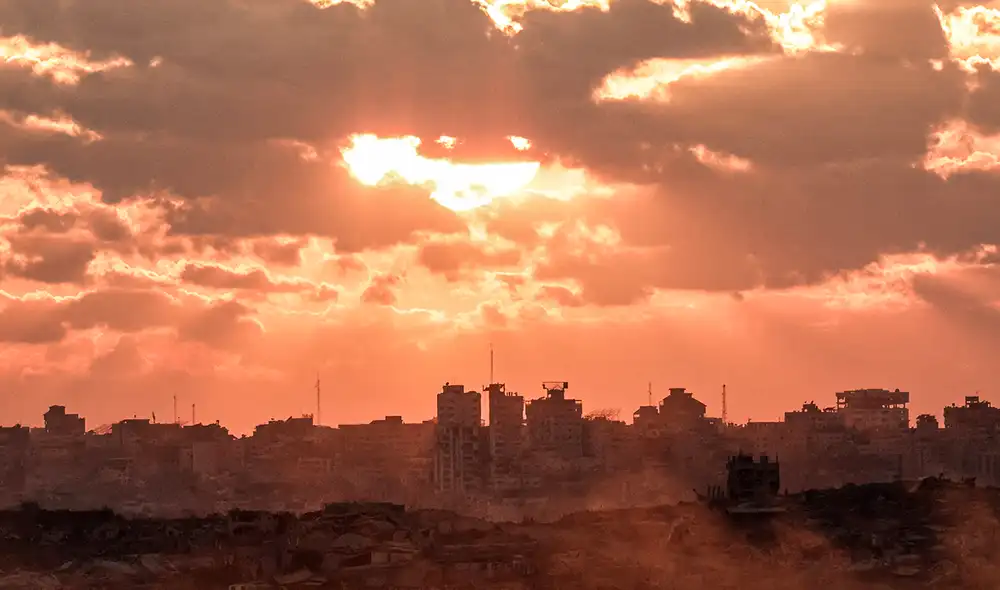 El ejército israelí informó este domingo que lanzó nuevos bombardeos contra objetivos del movimiento islamista Hamás. Foto: AFP