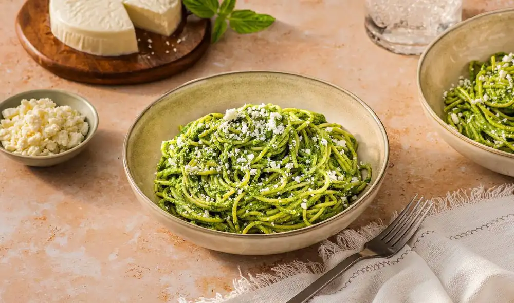 Receta para preparar tallarines verdes | Foto: Gemini Receta para preparar tallarines verdes | Foto: Gemini