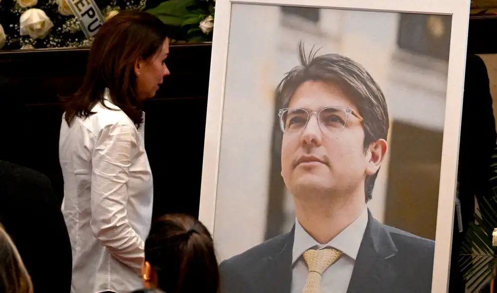 Tras el ataque, Miguel Uribe Turbay permaneció dos meses en la unidad de cuidados intensivos, antes de fallecer en agosto de 2025. Tras el ataque, Miguel Uribe Turbay permaneció dos meses en la unidad de cuidados intensivos, antes de fallecer en agosto de 2025.