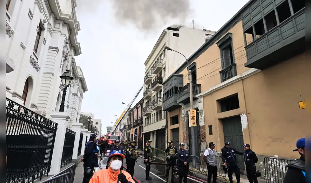 Incendio en el centro de Lima hoy 25 de octubre. Foto: Melissa Landa/ La República. Incendio en el centro de Lima hoy 25 de octubre. Foto: Melissa Landa/ La República.