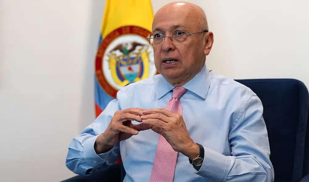 Montealegre calificó de 'criminal de guerra' y 'corrupto' a Álvaro Uribe. Montealegre calificó de 'criminal de guerra' y 'corrupto' a Álvaro Uribe.