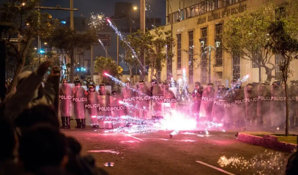 Iniciativa plantea penas de 6 a 10 años de prisión por usar explosivos contra fuerzas del orden o personas durante manifestaciones. Foto: Difusión