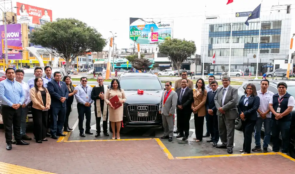 La entrega estuvo acompañada de la bendición del capellán R.P. Edgardo Jiménez. Fuente: Difusión. La entrega estuvo acompañada de la bendición del capellán R.P. Edgardo Jiménez. Fuente: Difusión.