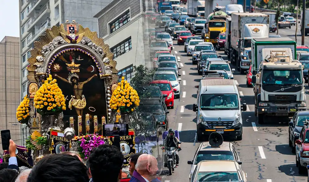 Señor de los Milagros sale en penúltimo recorrido por las calles de Lima.
