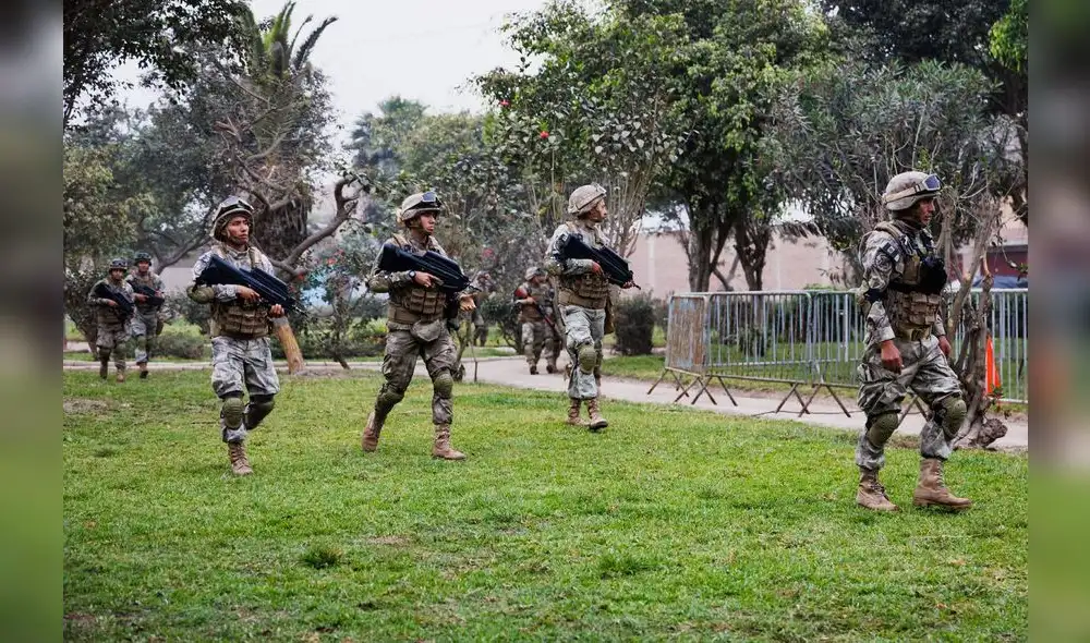 Fuerzas armadas realizan operativos en Ancón, Puente Piedra y Ventanilla.