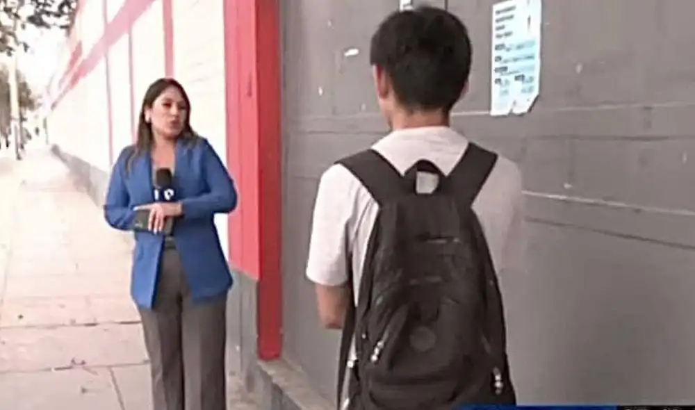 Un alumno llegó a su colegio sin saber que las clases presenciales se habían suspendido por el paro de transportistas.