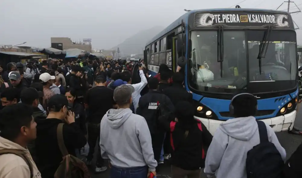 Gremios de transporte urbano anuncian paro por inseguridad y extorsión en Perú