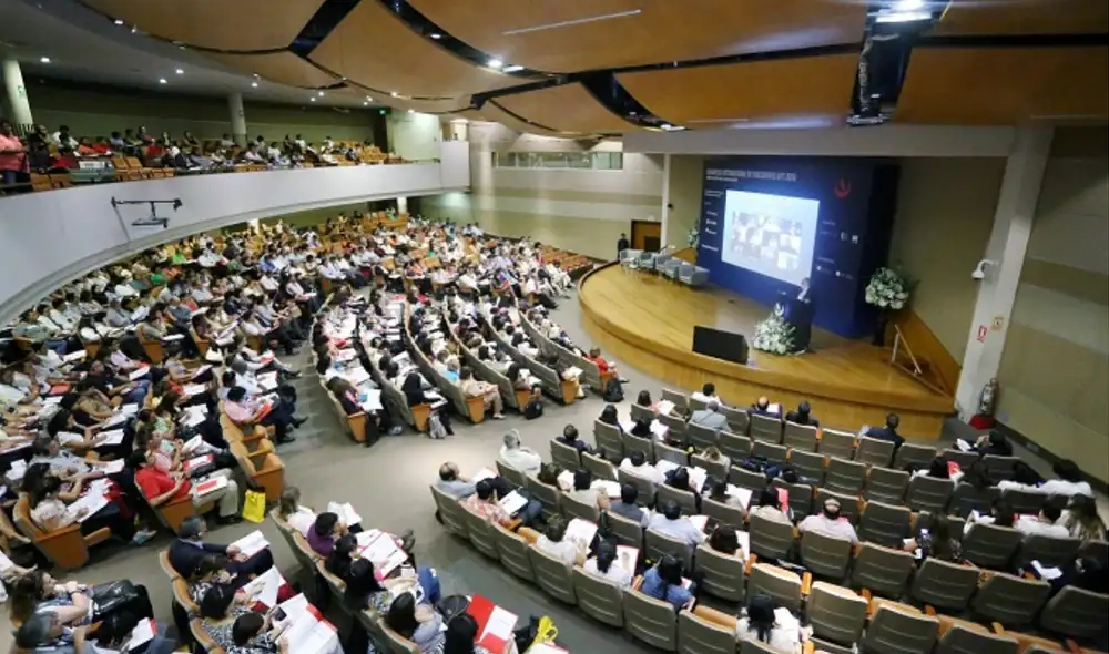 La UPC está organizando un evento tecnológico con el fin de priorizar la innovación, liderazgo y networking. La UPC está organizando un evento tecnológico con el fin de priorizar la innovación, liderazgo y networking.