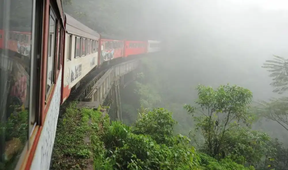 El trazado completo del Tren Bioceánico Perú-Brasil superará los 4.000 kilómetros de extensión entre ambos océanos. Foto: El Universo