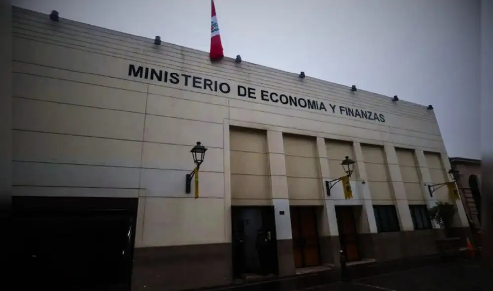 Ministerio de Economía aprobó decreto de urgencia que impone restricciones al gasto público en los ministerios y entidades.