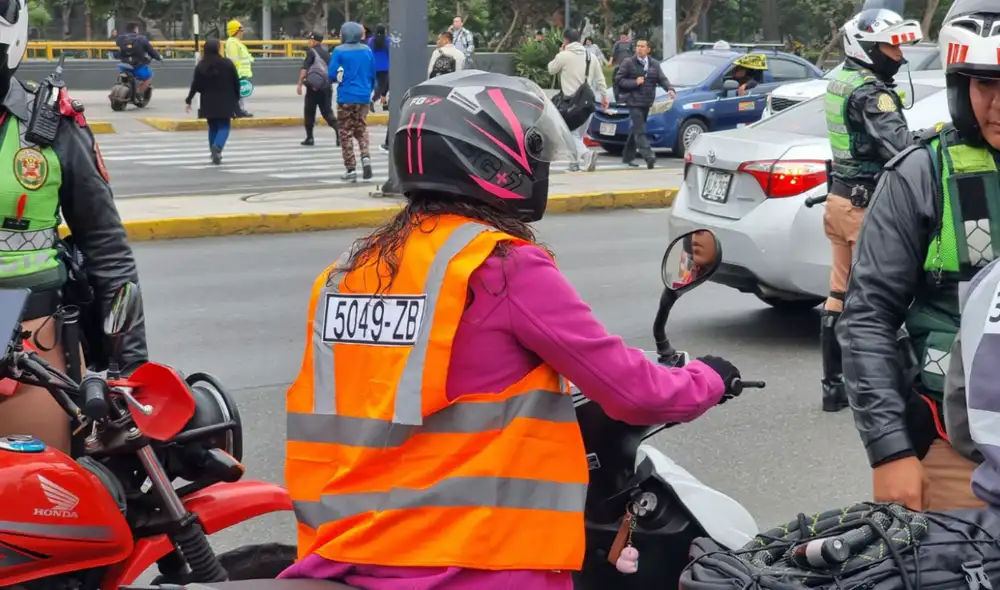 Desde el domingo 9 de noviembre se estableció el uso obligatorio de chalecos para motociclistas. Desde el domingo 9 de noviembre se estableció el uso obligatorio de chalecos para motociclistas.