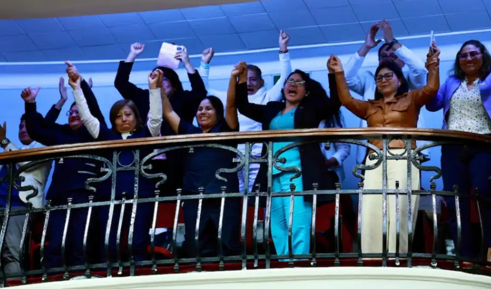 Ley que autoriza el nombramiento del 100% del personal del sector de salud busca dar estabilidad laboral. Ley que autoriza el nombramiento del 100% del personal del sector de salud busca dar estabilidad laboral.