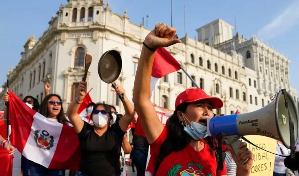 Buscan penalizar con años de cárcel a quienes oculten su rostro en protestas social. Foto: LR