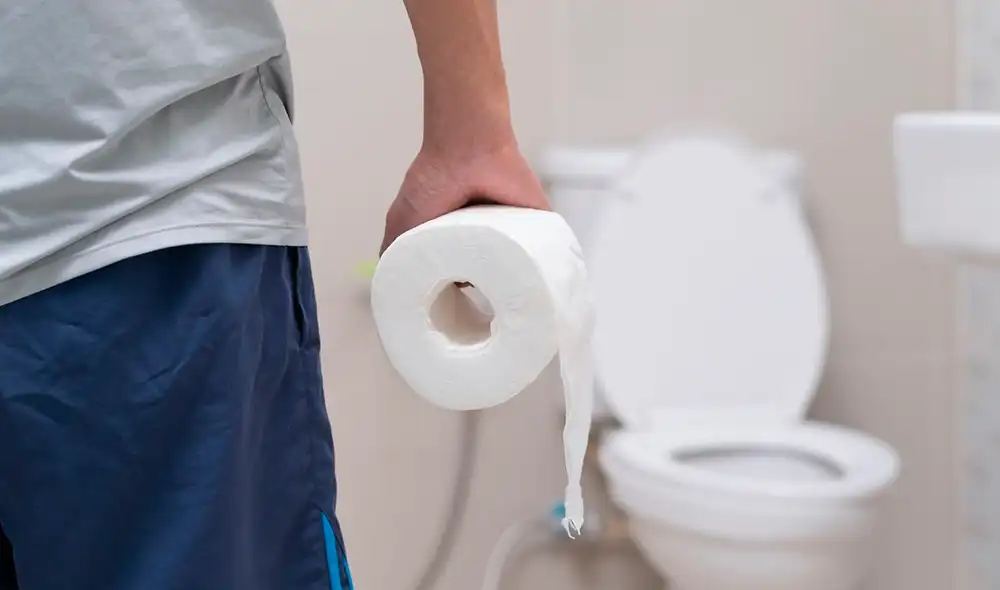 Una innovación más cómoda y ecológica podría reemplazar el uso del papel higiénico en los baños. Foto: Veectezy