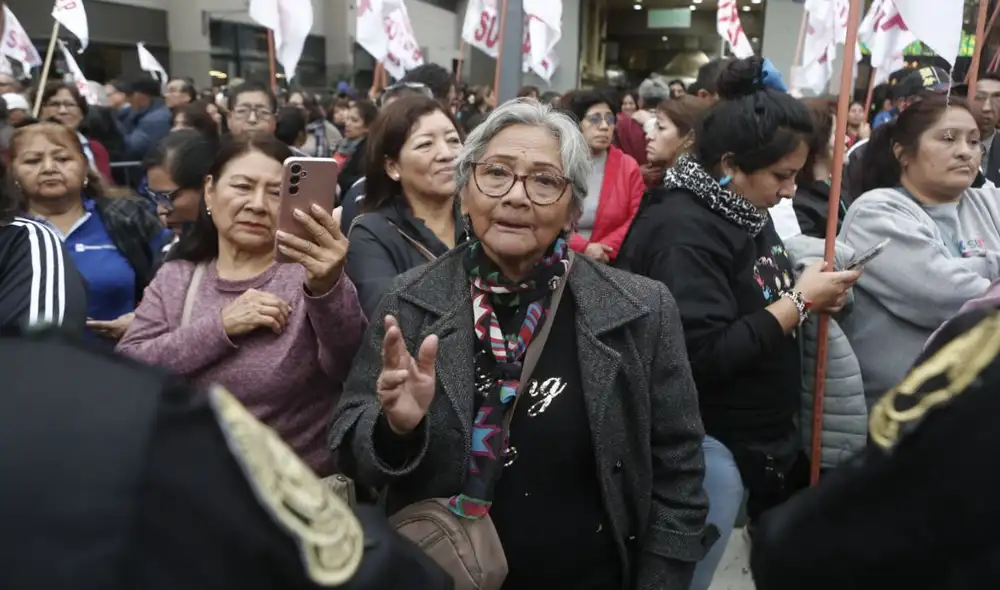 Sutep anuncia paro este 13 de noviembre