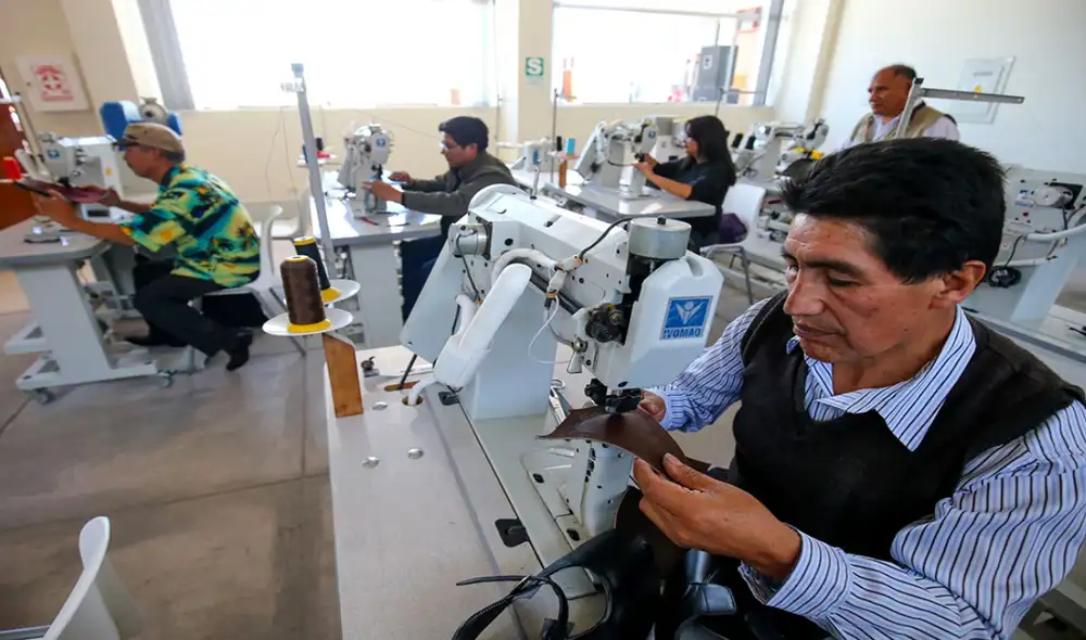 El INEI presentó un nuevo informe en el que reporta un crecimiento de 1,9 % en la población ocupada. El INEI presentó un nuevo informe en el que reporta un crecimiento de 1,9 % en la población ocupada.