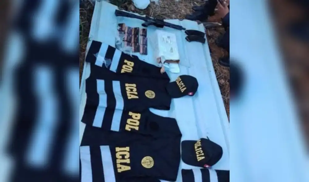 Hallan armas e indumentaria policial.