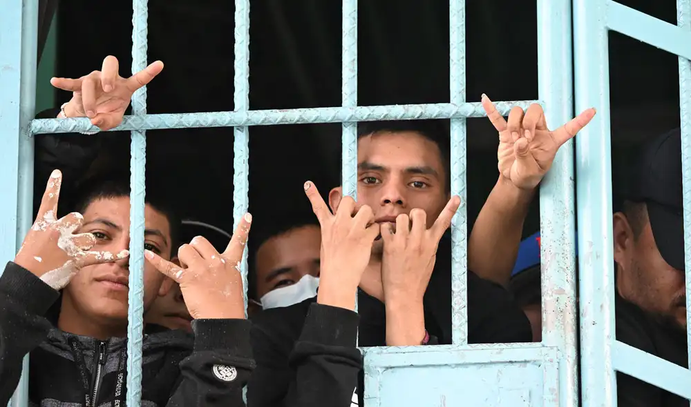 De los 20 pandilleros fugados, cuatro ya fueron recapturados por las autoridades. De los 20 pandilleros fugados, cuatro ya fueron recapturados por las autoridades.