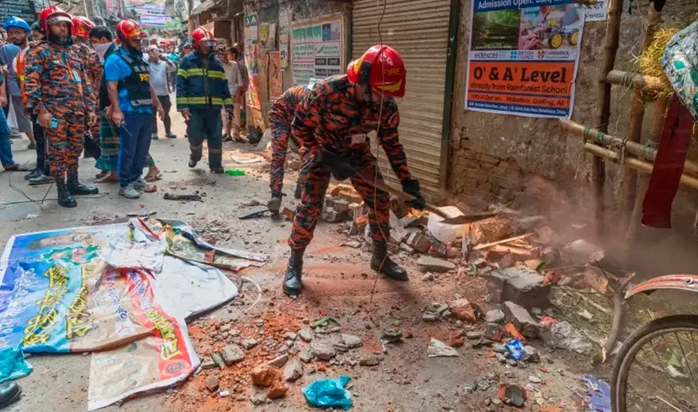 Terremoto de magnitud 5,5 sorprendió a la población de Bangladesh. Terremoto de magnitud 5,5 sorprendió a la población de Bangladesh.