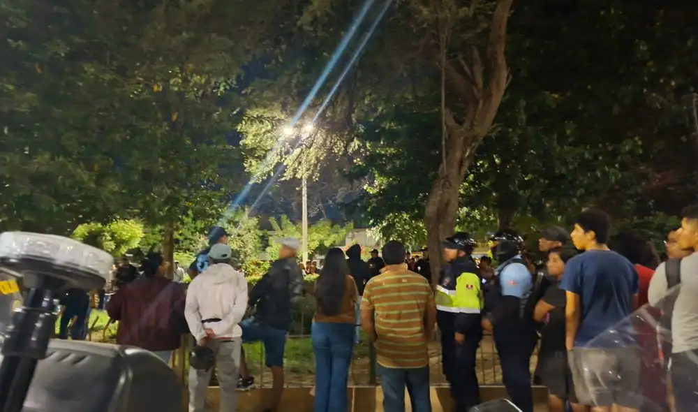 Un menor de 16 años fue asesinado en un ataque a tiros en el parque de la urbanización López Albujar, Sullana, la noche del 22 de noviembre. La víctima, identificada como Breyson S. Ch., intentó huir. Un menor de 16 años fue asesinado en un ataque a tiros en el parque de la urbanización López Albujar, Sullana, la noche del 22 de noviembre. La víctima, identificada como Breyson S. Ch., intentó huir.