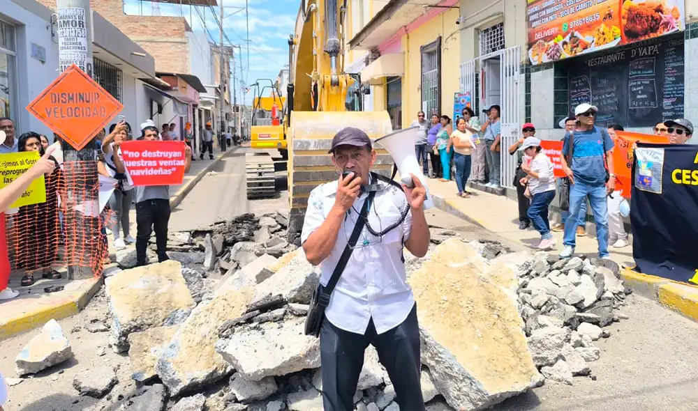 Comerciantes señalan que clientela se ha reducido en un 40 % tras el inicio de la obra. Créditos: Almendra Ruesta / La República. Comerciantes señalan que clientela se ha reducido en un 40 % tras el inicio de la obra. Créditos: Almendra Ruesta / La República.