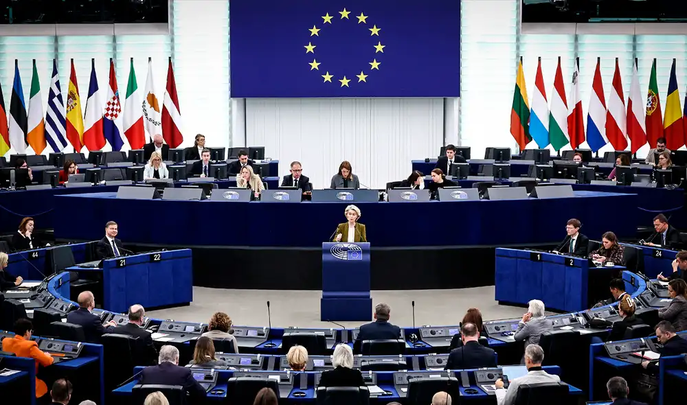 La Eurocámara busca establecer una edad mínima de 16 años para el acceso a redes sociales.