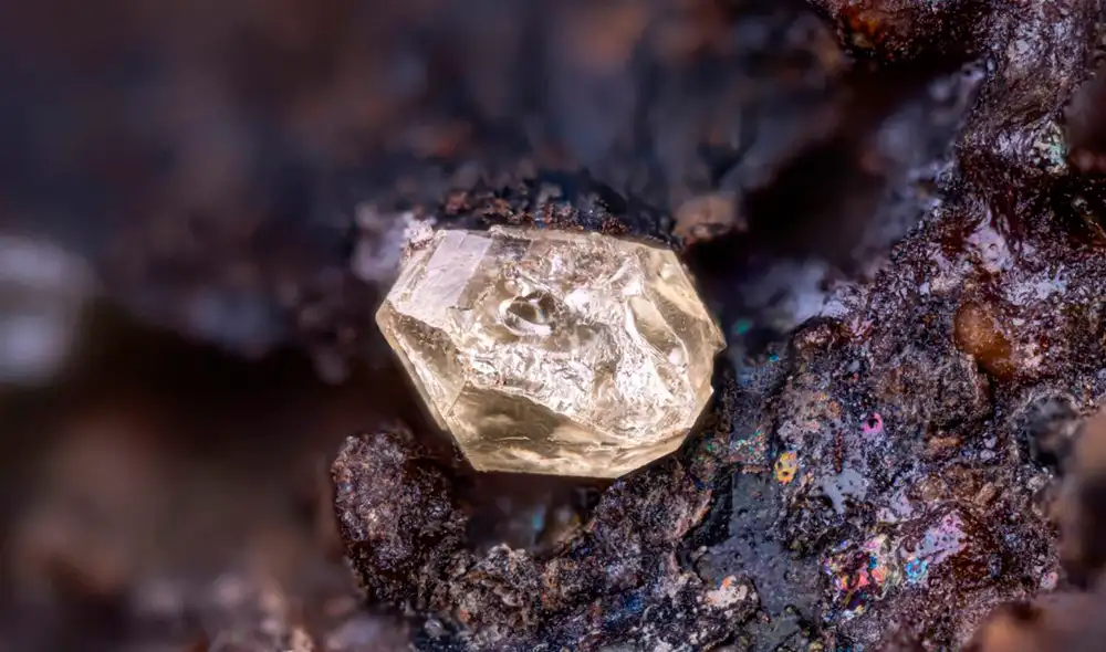 Científicos descubren un material lunar más antiguo que la Luna. Foto: IStock