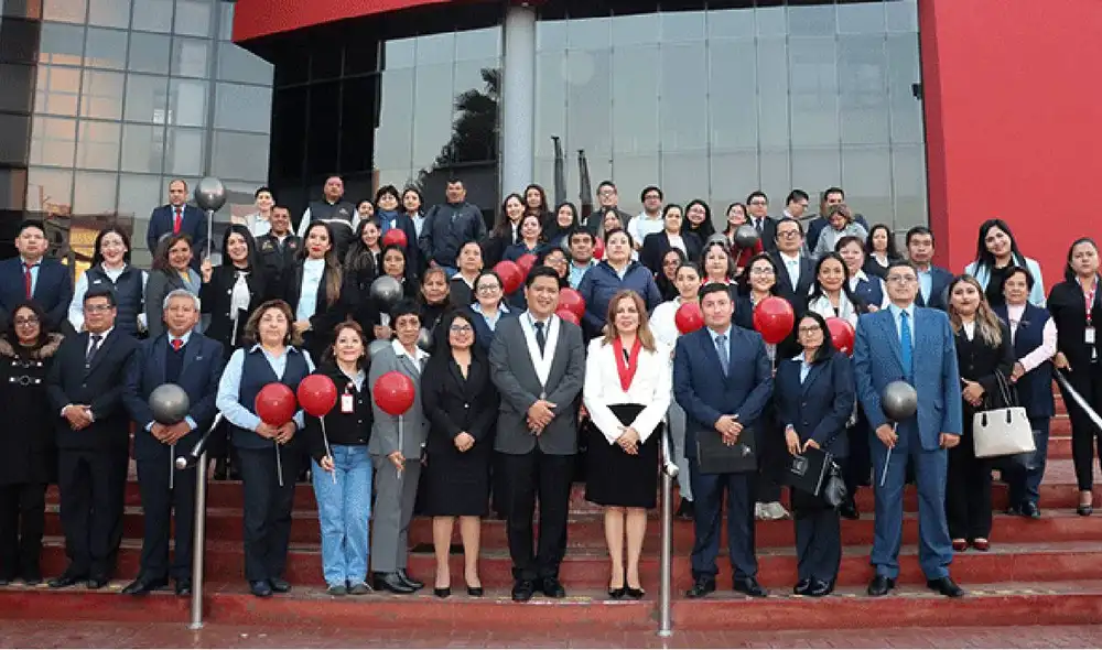 Se reconoció a doce trabajadores por su dedicación y resaltó la importancia de la empatía en el servicio. Fuente: Difusión.