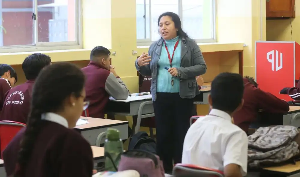 Docentes contratados bajo la Ley 30328 recibirán actualizaciones salariales según Decreto Supremo N.º 277-2025-EF