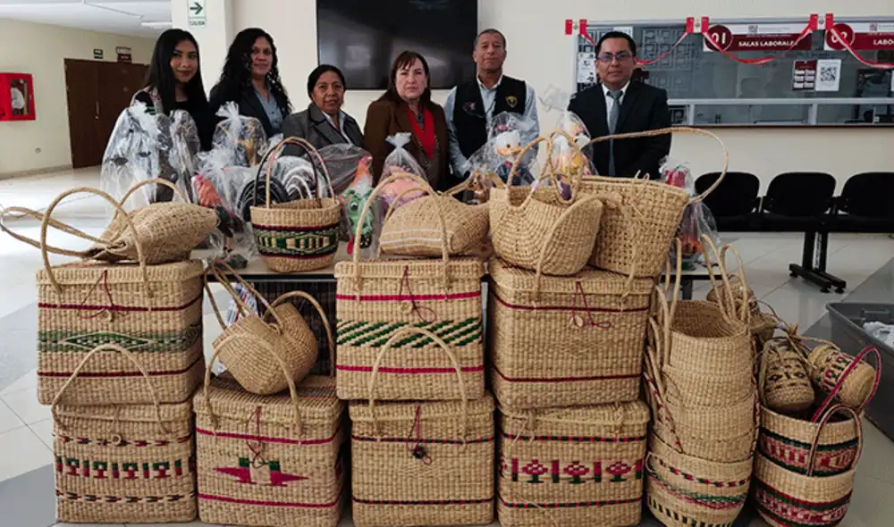 Los productos elaborados en esta feria incluyen artículos de madera, cuero y tela. Fuente: Difusión.