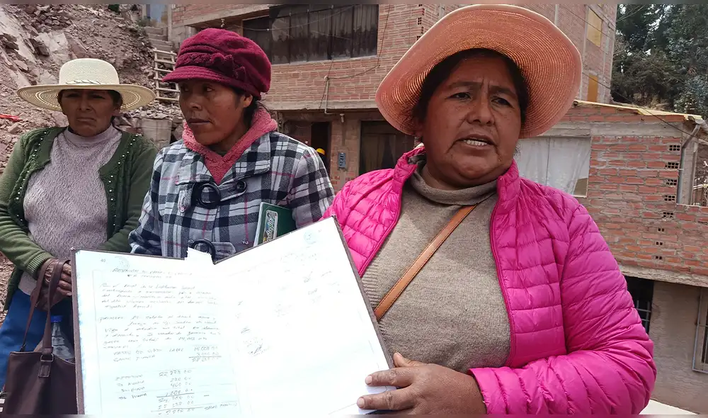 Padres de familia exigen la devolución inmediata del dinero. Foto: Cinthia Alvarez