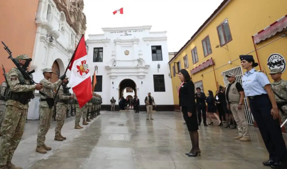 La jueza suprema felicitó las iniciativas de León, como ferias itinerantes y mejoras en el sistema. Fuente: Difusión.